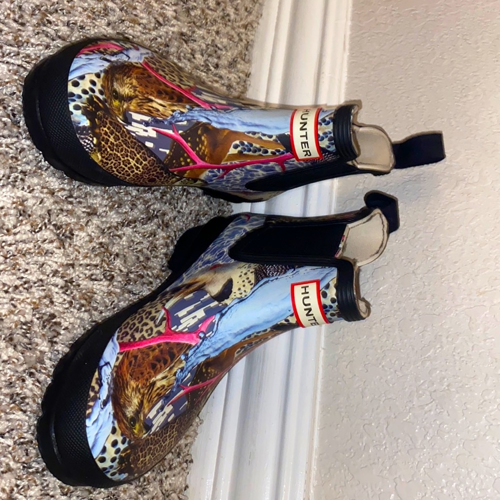Unique hunter boot shorties